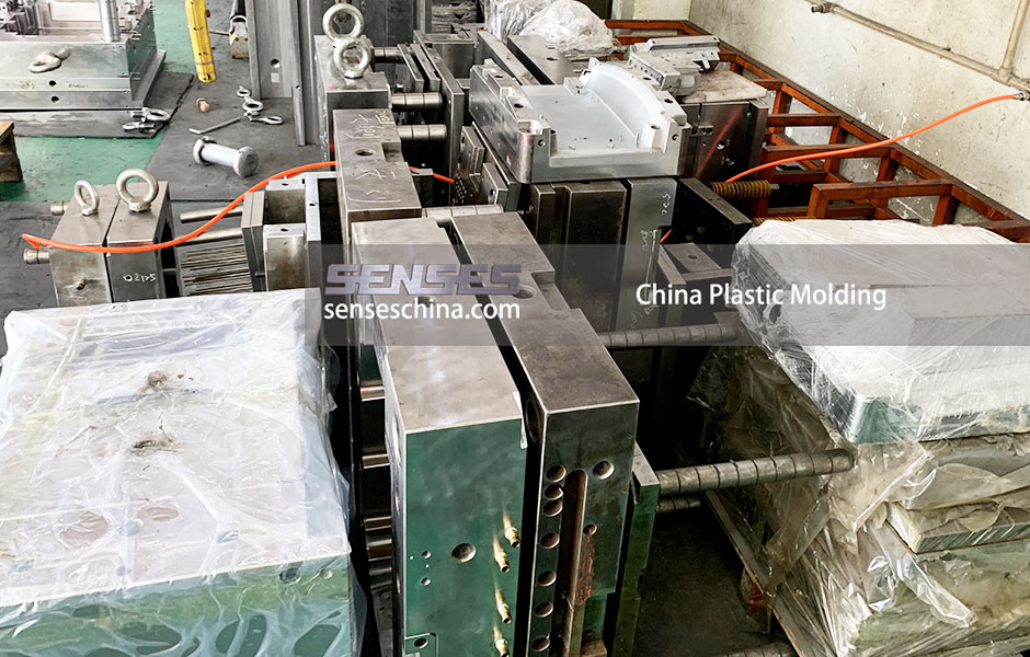 China Plastic Molding