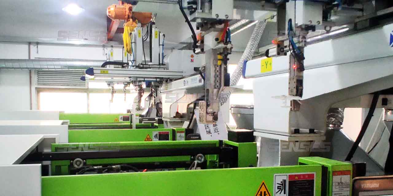 Understanding Automation in Injection Molding